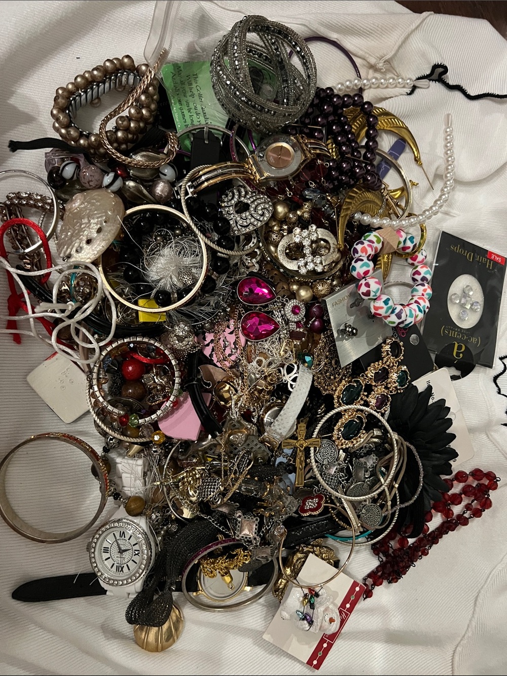 CRAFT LOT 4. lbs Broken Damaged Junk Mixed Costume Jewelry and vintage